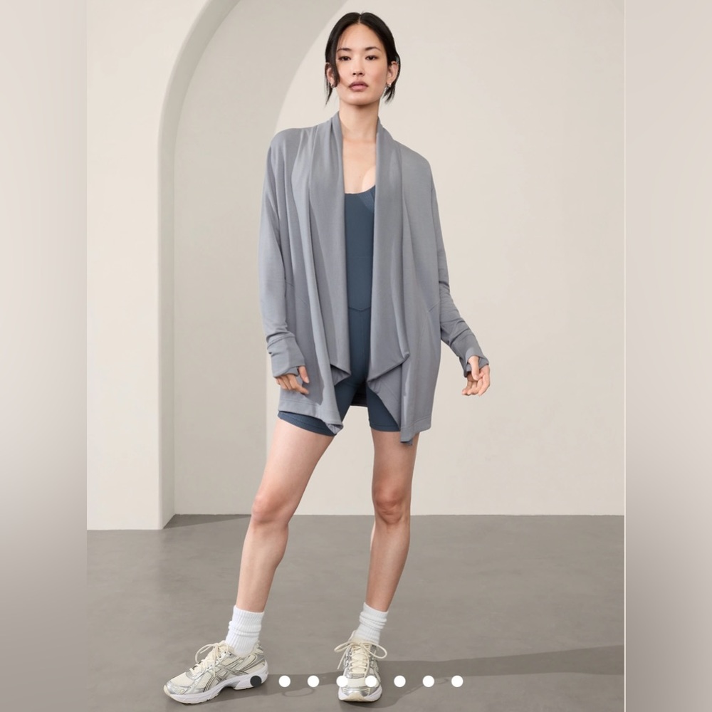 Athleta Pranayama Restore Wrap